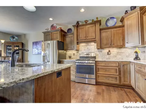 5600 Legacy Ln, Springfield, IL 62711 photo 12