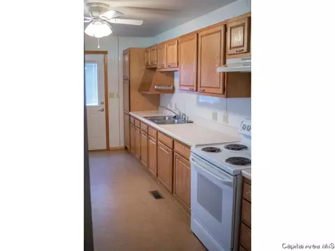 2241 E Watch Ave, Springfield, IL 62702 photo 7