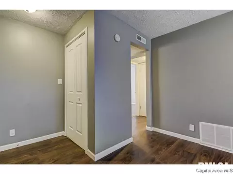 2537 W Monroe St, Springfield, IL 62704 photo 6