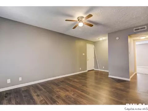 2537 W Monroe St, Springfield, IL 62704 photo 4