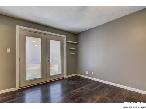 2537 W Monroe St, Springfield, IL 62704 photo 2