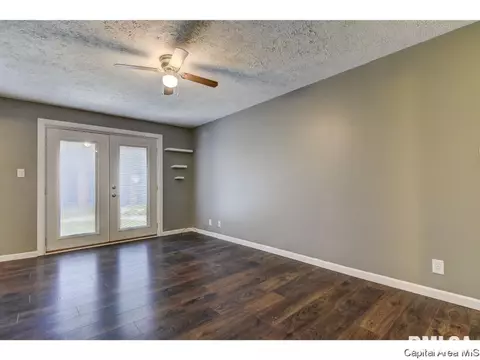 2537 W Monroe St, Springfield, IL 62704 photo 3