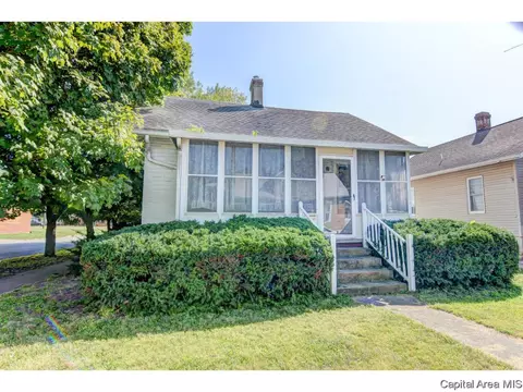1228 E Oak St, Springfield, IL 62703 photo 2