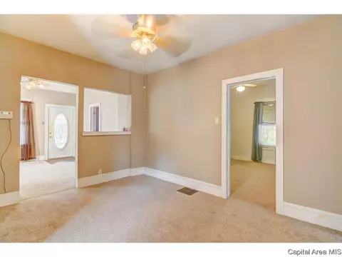 1228 E Oak St, Springfield, IL 62703 photo 15
