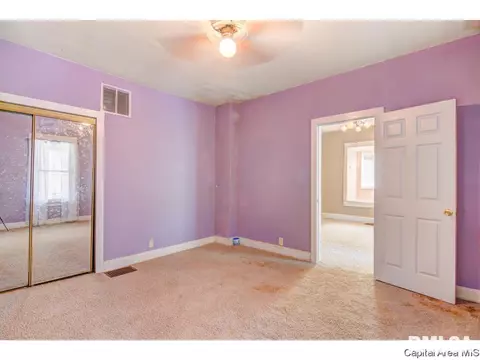 1228 E Oak St, Springfield, IL 62703 photo 18