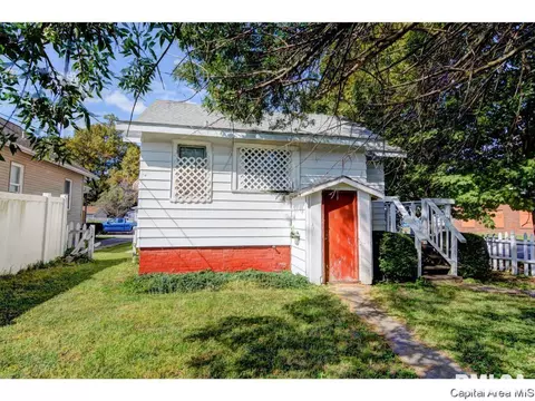 1228 E Oak St, Springfield, IL 62703 photo 24
