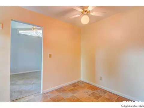 824 Roanoke Dr, Springfield, IL 62702 photo 13