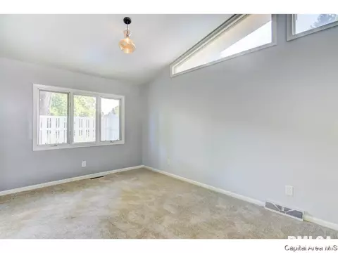 824 Roanoke Dr, Springfield, IL 62702 photo 16