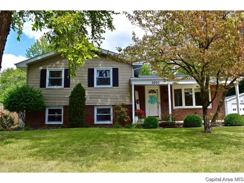 2005 Creighton Rd, Springfield, IL 62703 photo 1