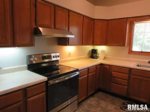 1412 Guemes Ct, Springfield, IL 62702 photo 9
