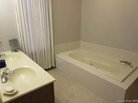 1412 Guemes Ct, Springfield, IL 62702 photo 29