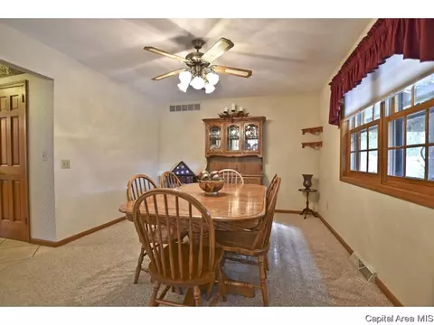 15 Hickory Ridge Ln, Springfield, IL 62707 photo 8