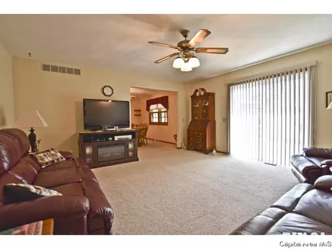15 Hickory Ridge Ln, Springfield, IL 62707 photo 4