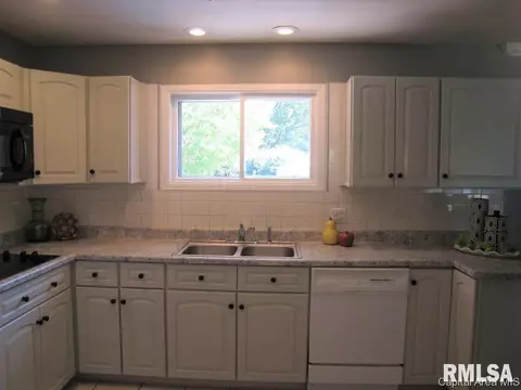 1 Twilight Ln, Springfield, IL 62712 photo 3