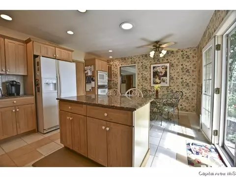 220 Maple Grove Ln, Springfield, IL 62712 photo 18