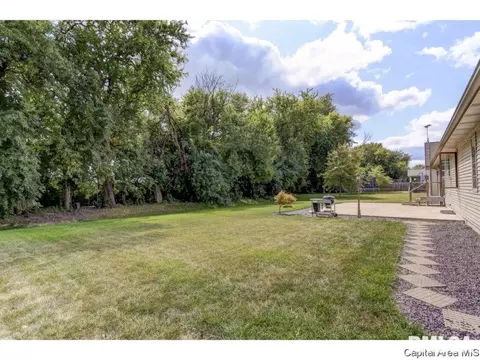 1028 Post Rd, Springfield, IL 62712 photo 4