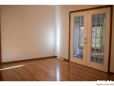 142 Glen Aire Dr, Springfield, IL 62703 photo 7
