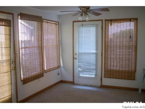 142 Glen Aire Dr, Springfield, IL 62703 photo 17