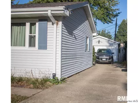 142 Glen Aire Dr, Springfield, IL 62703 photo 3