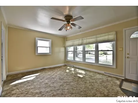 1936 Marland St, Springfield, IL 62702 photo 2