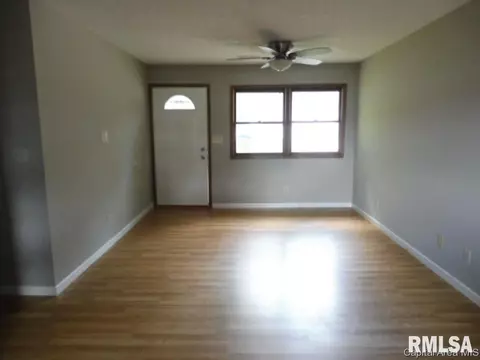 32 Celeste Ct, Springfield, IL 62703 photo 2