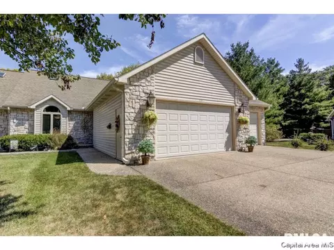 110 Country Pl, Springfield, IL 62703 photo 1