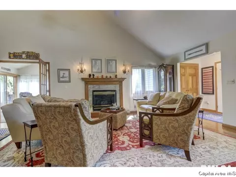 110 Country Pl, Springfield, IL 62703 photo 9