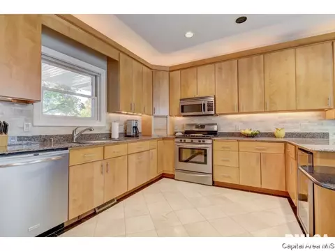 2604 Hazelnut Dr, Springfield, IL 62704 photo 5