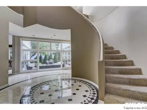 2604 Hazelnut Dr, Springfield, IL 62704 photo 3