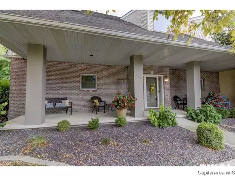 2604 Hazelnut Dr, Springfield, IL 62704 photo 2