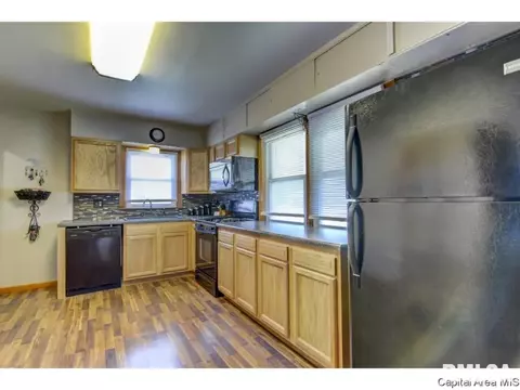 2825 E Sangamon Ave, Springfield, IL 62702 photo 4