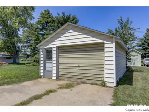 2825 E Sangamon Ave, Springfield, IL 62702 photo 2