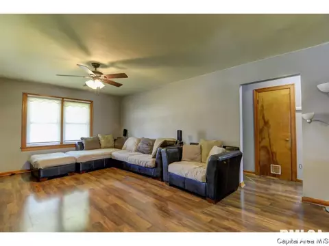 2825 E Sangamon Ave, Springfield, IL 62702 photo 8