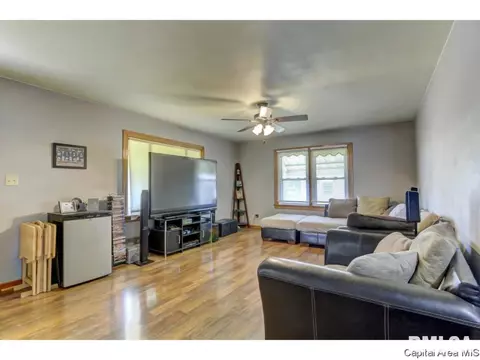 2825 E Sangamon Ave, Springfield, IL 62702 photo 9