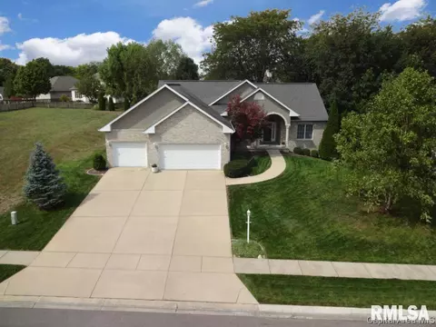7521 Wentworth Dr, Springfield, IL 62711 photo 1