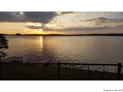 7 Pickering Ln, Springfield, IL 62712 photo 2