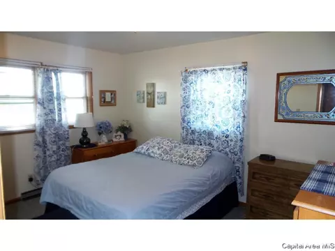 1558 Berwick Rd, Abingdon, IL 61410 photo 13
