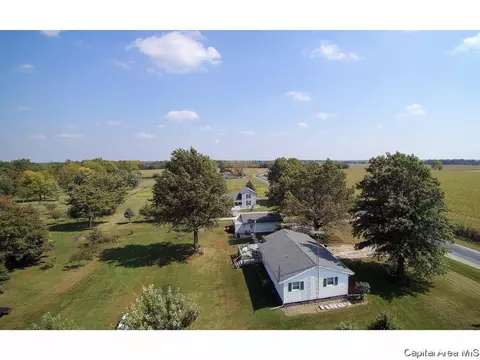 1558 Berwick Rd, Abingdon, IL 61410 photo 27