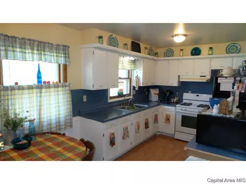 1558 Berwick Rd, Abingdon, IL 61410 photo 11