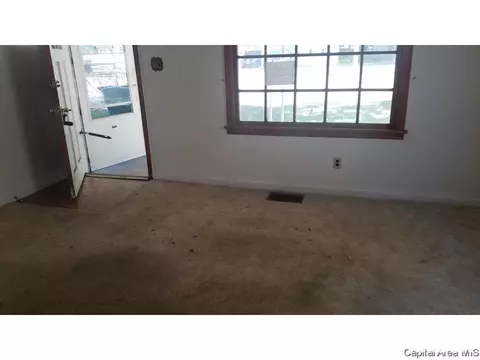 2319 S 1st St, Springfield, IL 62704 photo 2