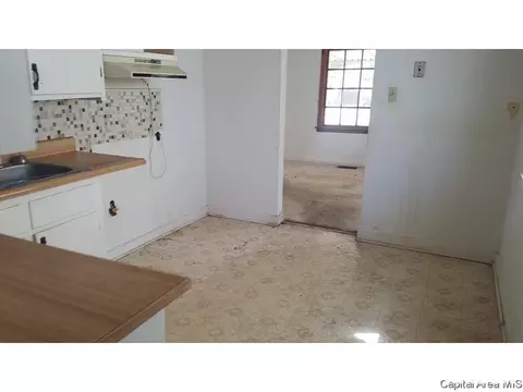 2319 S 1st St, Springfield, IL 62704 photo 10