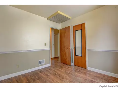 2224 S Spring St, Springfield, IL 62704 photo 18