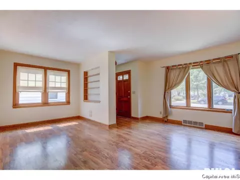 2224 S Spring St, Springfield, IL 62704 photo 3