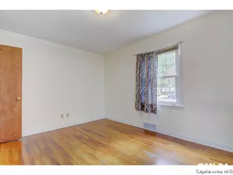 2224 S Spring St, Springfield, IL 62704 photo 16