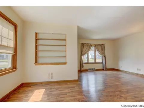 2224 S Spring St, Springfield, IL 62704 photo 6