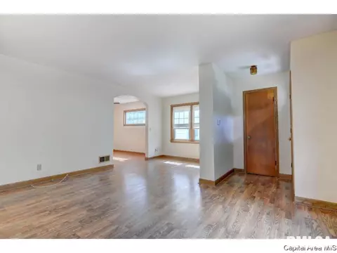 2224 S Spring St, Springfield, IL 62704 photo 4