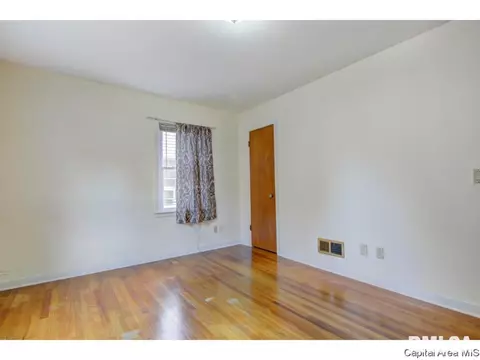 2224 S Spring St, Springfield, IL 62704 photo 15