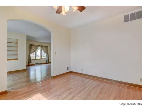 2224 S Spring St, Springfield, IL 62704 photo 8