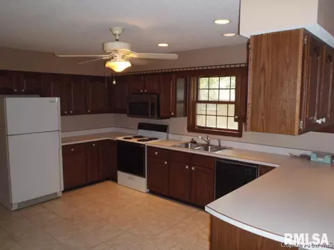 2 Pajim Ln, Springfield, IL 62711 photo 6
