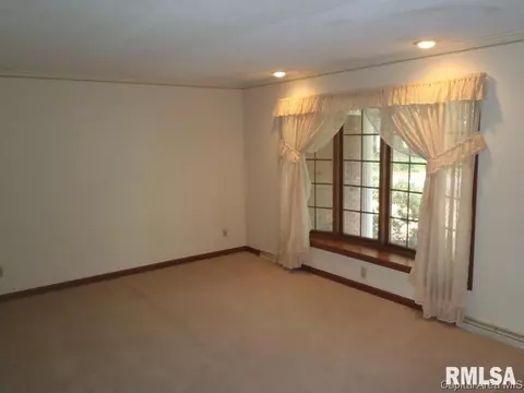 2 Pajim Ln, Springfield, IL 62711 photo 3